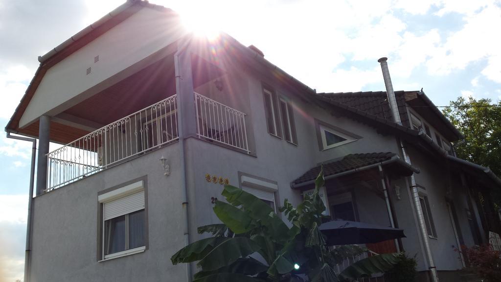 Szabo Vendeghaz Hotel Villány Екстериор снимка