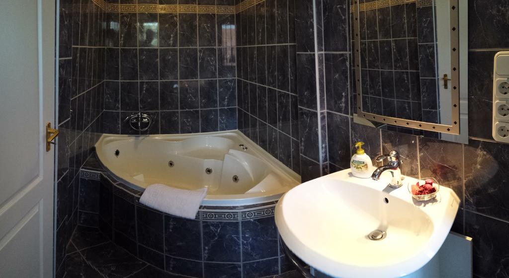 Szabo Vendeghaz Hotel Villány Екстериор снимка